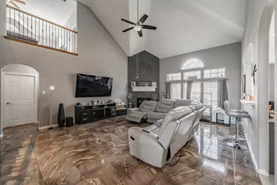 5243 W Cove Way, Grand Prairie, TX 75052 - Photo 10