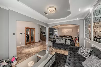 5243 W Cove Way, Grand Prairie, TX 75052 - Photo 4