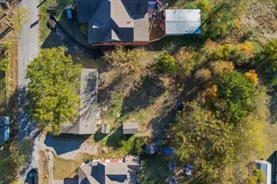 203 S Carter St, Whitewright, TX 75491 - Photo 18