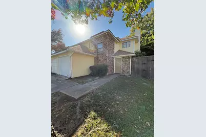 2609 Isbella Drive, Grand Prairie, TX 75052 - Photo 2