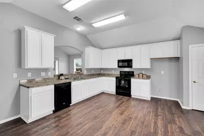 916 Joshua Drive, Burleson, TX 76028 - Photo 12