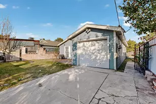 2007 Red Cloud Dr, Dallas, TX 75217 - Photo 34