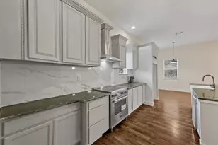 2441 Glen Garden Ave, Fort Worth, TX 76119 - Photo 4