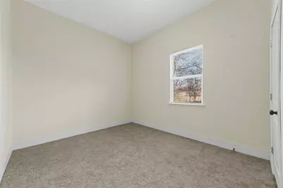 2441 Glen Garden Avenue, Fort Worth, TX 76119 - Photo 12