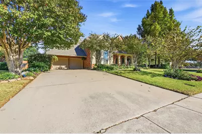 6796 Lakefront Drive, Grand Prairie, TX 75054 - Photo 2