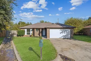 6805 Eagle Rock Dr, Fort Worth, TX 76133 - Photo 4