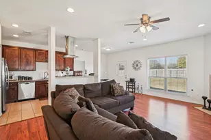 801 Cascade Dr, Glenn Heights, TX 75154 - Photo 1