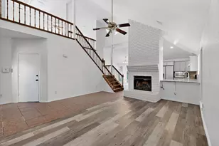 6328 Meadowglen Dr, Arlington, TX 76018 - Photo 10