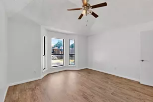 6328 Meadowglen Dr, Arlington, TX 76018 - Photo 26