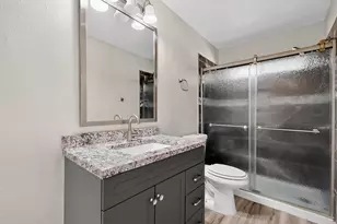 6328 Meadowglen Dr, Arlington, TX 76018 - Photo 38