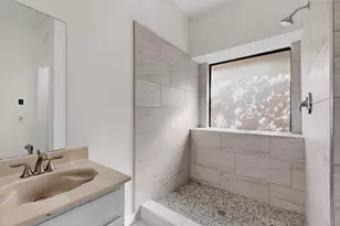 6328 Meadowglen Dr, Arlington, TX 76018 - Photo 24