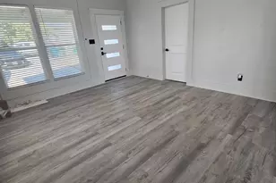 608 E Pecan St, Taylor, TX 76574 - Photo 4