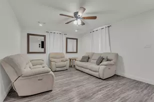 929 Hall St, Lancaster, TX 75146 - Photo 6