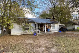 40 W Neagle Ave, Paris, TX 75460 - Photo 1