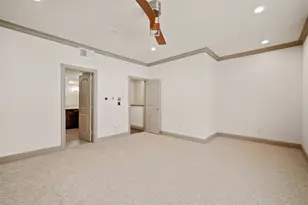 1021 Pavillion St, Dallas, TX 75204 - Photo 12