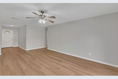 439 Clover Lane, Garland, TX 75043 - Photo 6