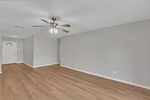 439 Clover Ln, Garland, TX 75043 - Photo 6