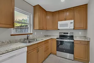 439 Clover Ln, Garland, TX 75043 - Photo 10