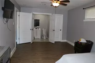 2770 E Ann Arbor Ave, Dallas, TX 75216 - Photo 12