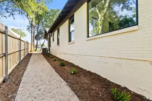 624 N Vernon Ave, Dallas, TX 75208 - Photo 30