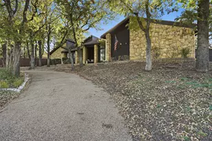 704 Timberview Ct N, Fort Worth, TX 76112 - Photo 2