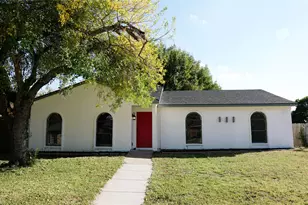 2009 Clark Trail, Grand Prairie, TX 75052 - Photo 2