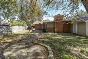 1104 Coffield St, Bowie, TX 76230 - Photo 28