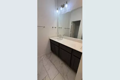 9943 Hennings Street, Irving, TX 75063 - Photo 10