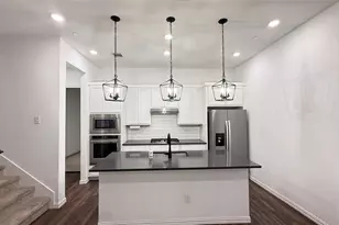 9943 Hennings St, Irving, TX 75063 - Photo 2