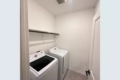 9943 Hennings Street, Irving, TX 75063 - Photo 6