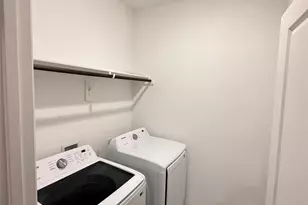 9943 Hennings St, Irving, TX 75063 - Photo 6