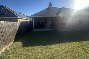 715 W Milton Dr, Arlington, TX 76001 - Photo 10