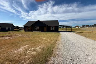 1012 Morgan Ct, Springtown, TX 76082 - Photo 2
