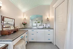 404 E Wall St, Grapevine, TX 76051 - Photo 16