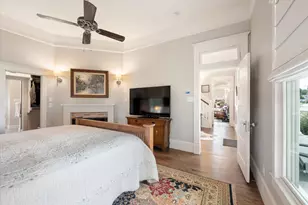 404 E Wall St, Grapevine, TX 76051 - Photo 12