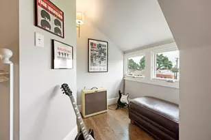 404 E Wall St, Grapevine, TX 76051 - Photo 30