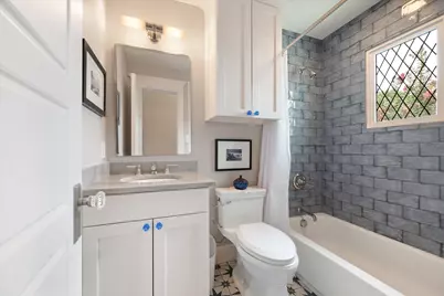 404 E Wall Street, Grapevine, TX 76051 - Photo 10