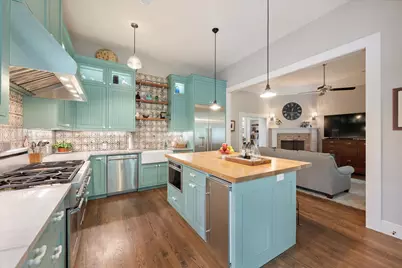 404 E Wall Street, Grapevine, TX 76051 - Photo 22