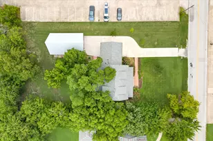 404 E Wall St, Grapevine, TX 76051 - Photo 40