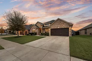 1313 Benavites Dr, Little Elm, TX 75068 - Photo 4