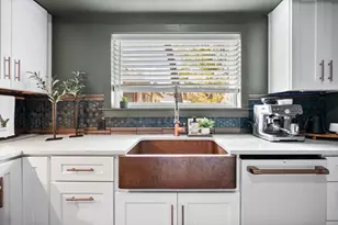 216 W Willingham St, Cleburne, TX 76033 - Photo 10