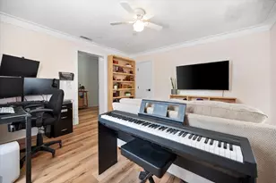 216 W Willingham St, Cleburne, TX 76033 - Photo 18