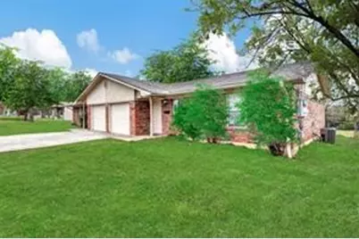 307 N Jordan Street, Whitesboro, TX 76273 - Photo 2