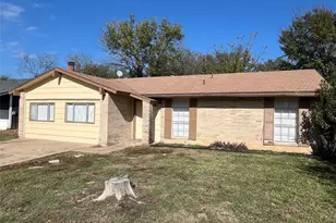 13229 Valley Forge Cir, Balch Springs, TX 75180 - Photo 2