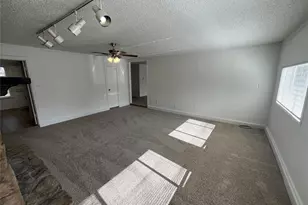 13229 Valley Forge Cir, Balch Springs, TX 75180 - Photo 6