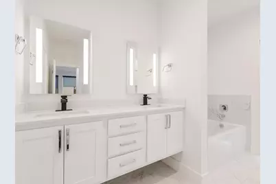 1771 McCoy Street #305, Dallas, TX 75204 - Photo 14