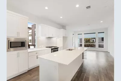 1771 McCoy Street #305, Dallas, TX 75204 - Photo 2