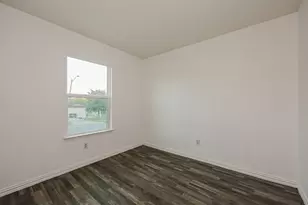 1216 E Powell Ave, Fort Worth, TX 76104 - Photo 12