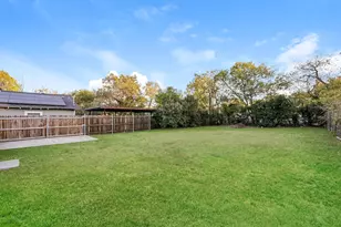 1216 E Powell Ave, Fort Worth, TX 76104 - Photo 20