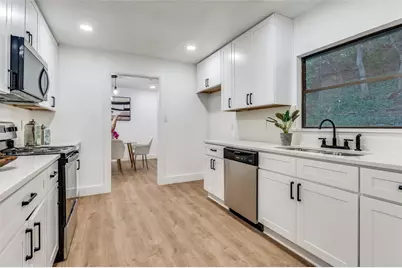 5204 Blue Valley Court, Fort Worth, TX 76112 - Photo 6